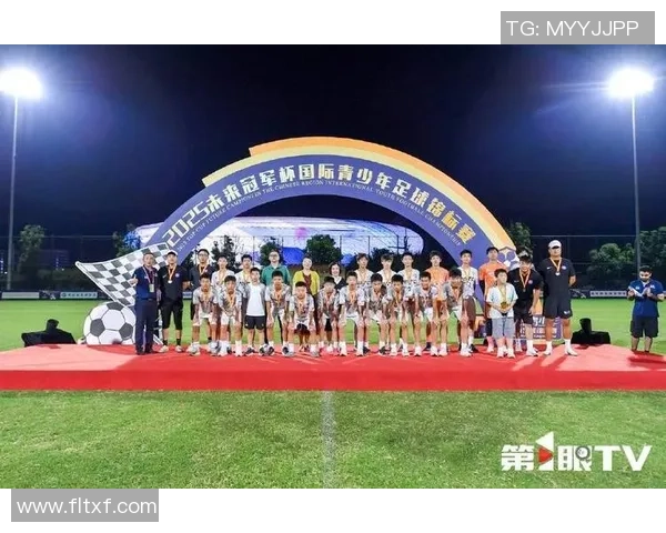 川渝足球明星联队携手共创辉煌未来展现足球魅力与团结精神